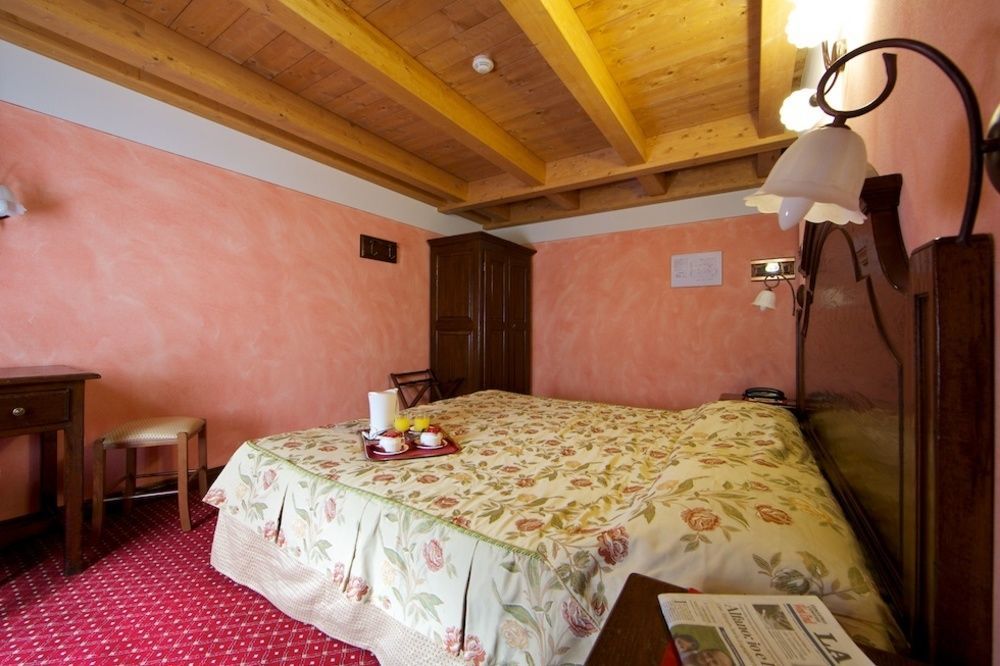Hotel L' Aiglon تشامبولوك المظهر الخارجي الصورة